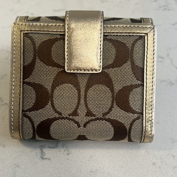 Coach wallet brown with gold leather EUC - Picture 2 of 11